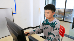 在新華學習軟件開發，照亮新征程