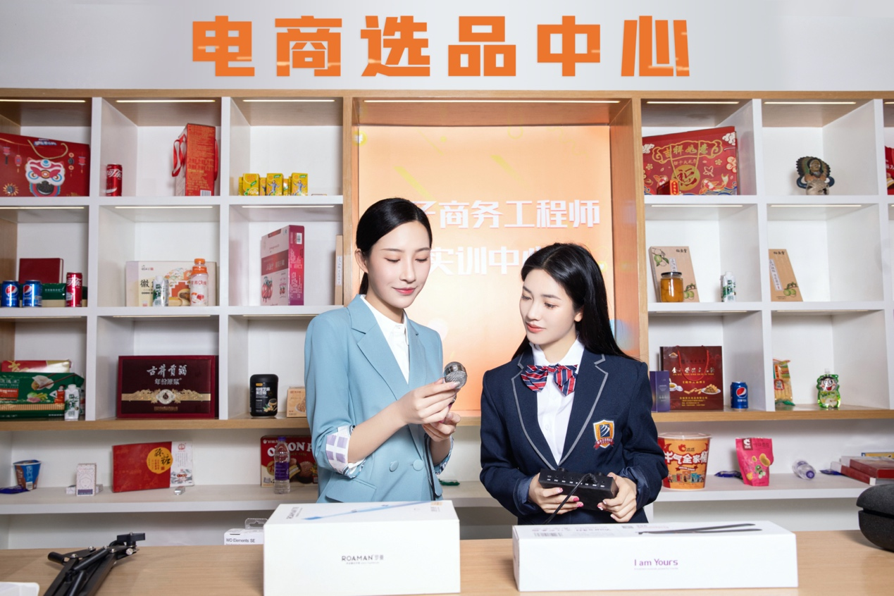 全媒體數(shù)智化流量時代-新華這個專業(yè)的學生成為企業(yè)香餑餑