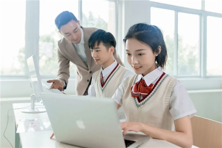 職教高考本科錄取率達(dá)4:1 普通高中不是唯一升學(xué)路徑→