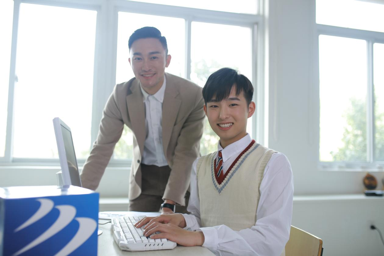 初高中畢業生適合學UI設計，因為他們有這些優勢