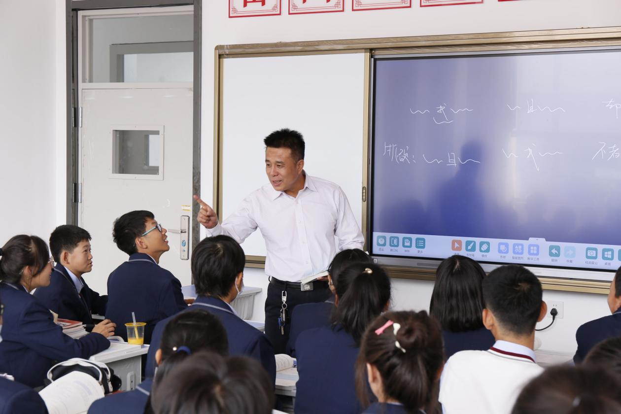 中考不如愿，初中畢業(yè)學(xué)什么技術(shù)好一點？去哪里學(xué)？