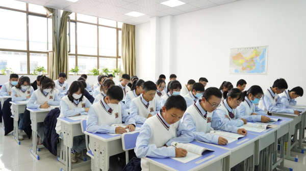 中考不如愿，初中畢業(yè)學(xué)什么技術(shù)好一點？去哪里學(xué)？