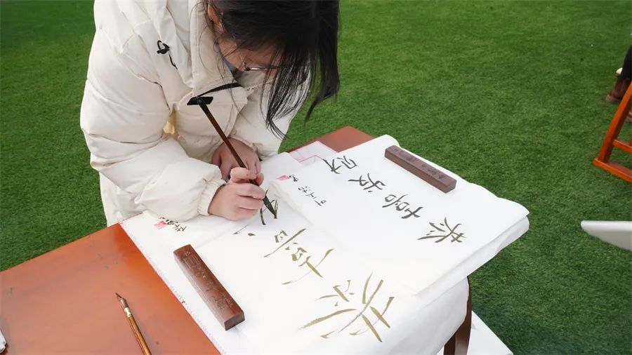 新華電腦教育春季開學熱 | 非遺進校園，國潮范十足！