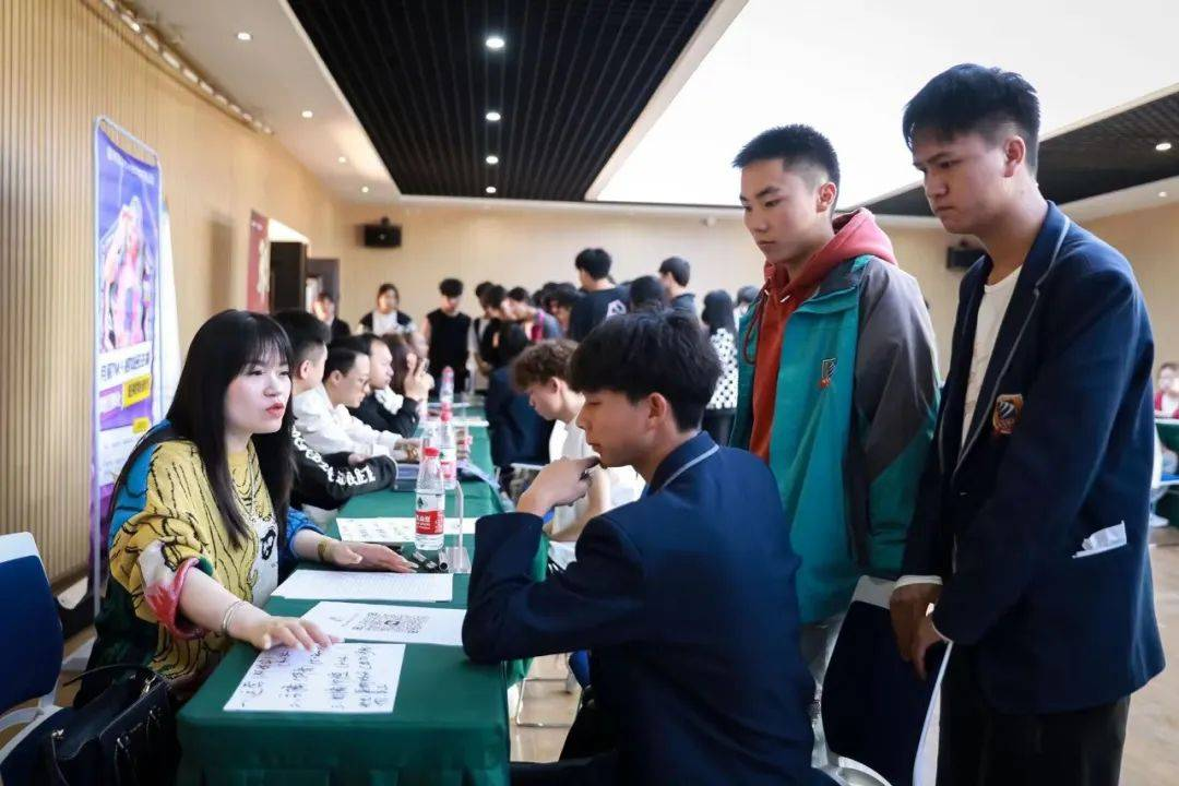 中考過后,近九成家長關注職業教育