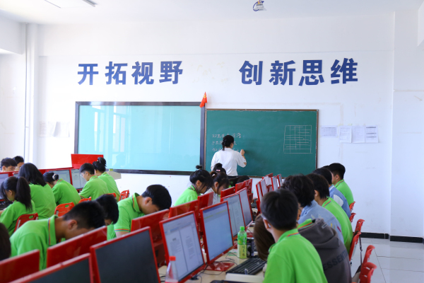 初中生讀不了高中,上什么學校好?