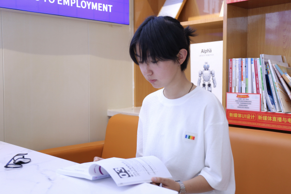 成長(zhǎng)與未來(lái)探索 蘭州新華學(xué)子訪談