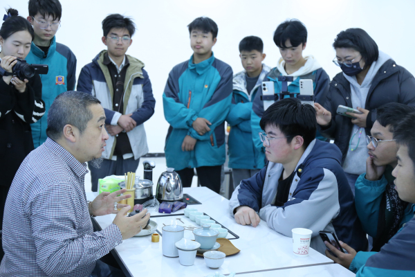蘭州新華學(xué)校茶藝講座 傳承文化 浸潤茶香 提升學(xué)生綜合素質(zhì)
